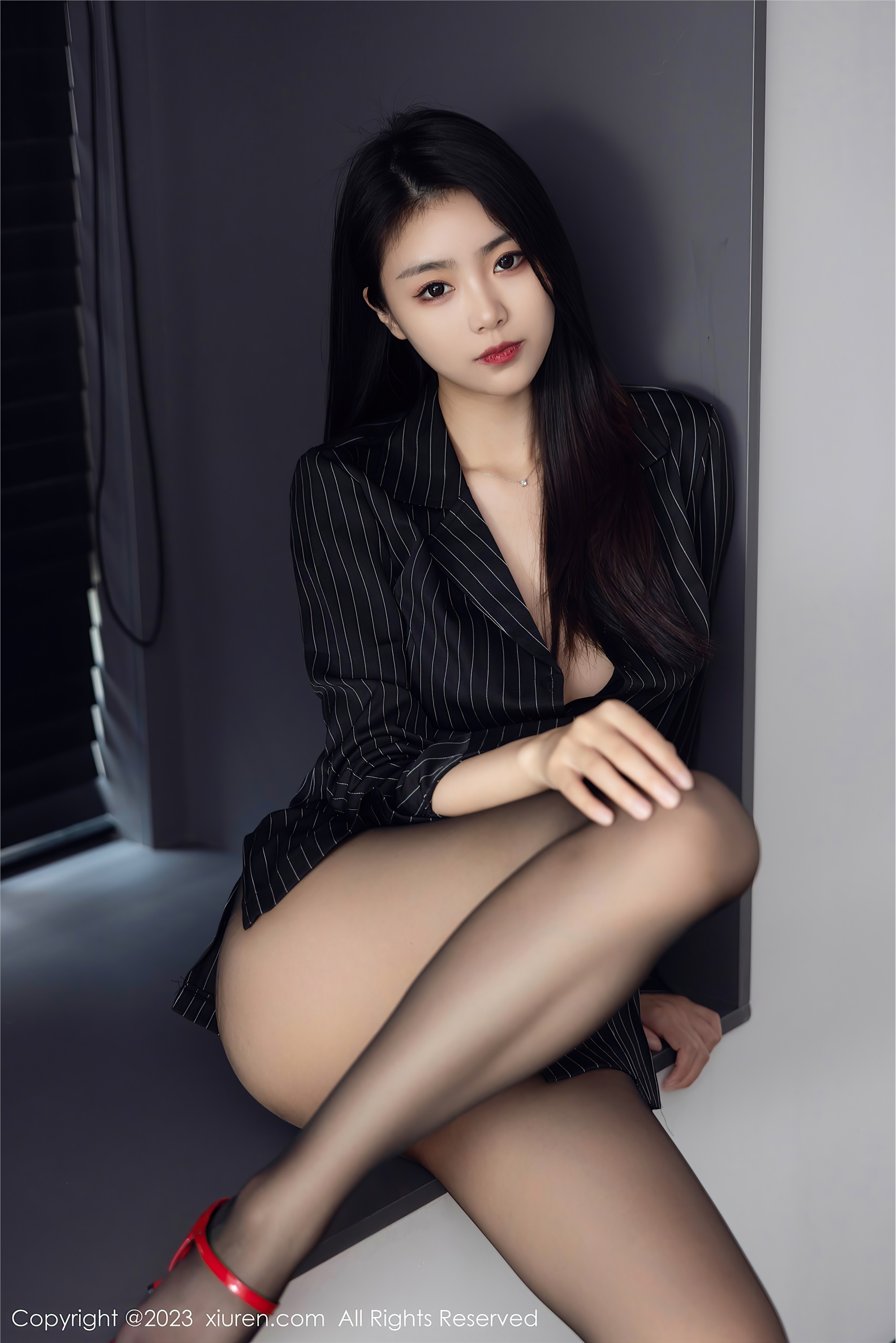 XiuRen秀人网  2023.05.05 NO.6677 可樂Vicky